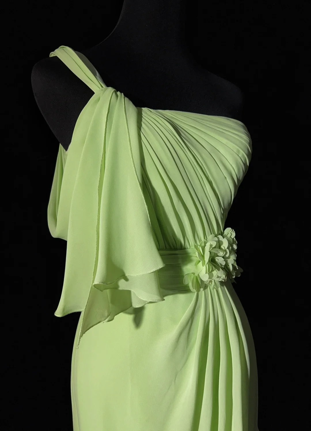 Belles Robes de Bal Coupe Empire Asymétrique en Mousseline Vert avec Volants Longues Tenues de Soirée N3383
