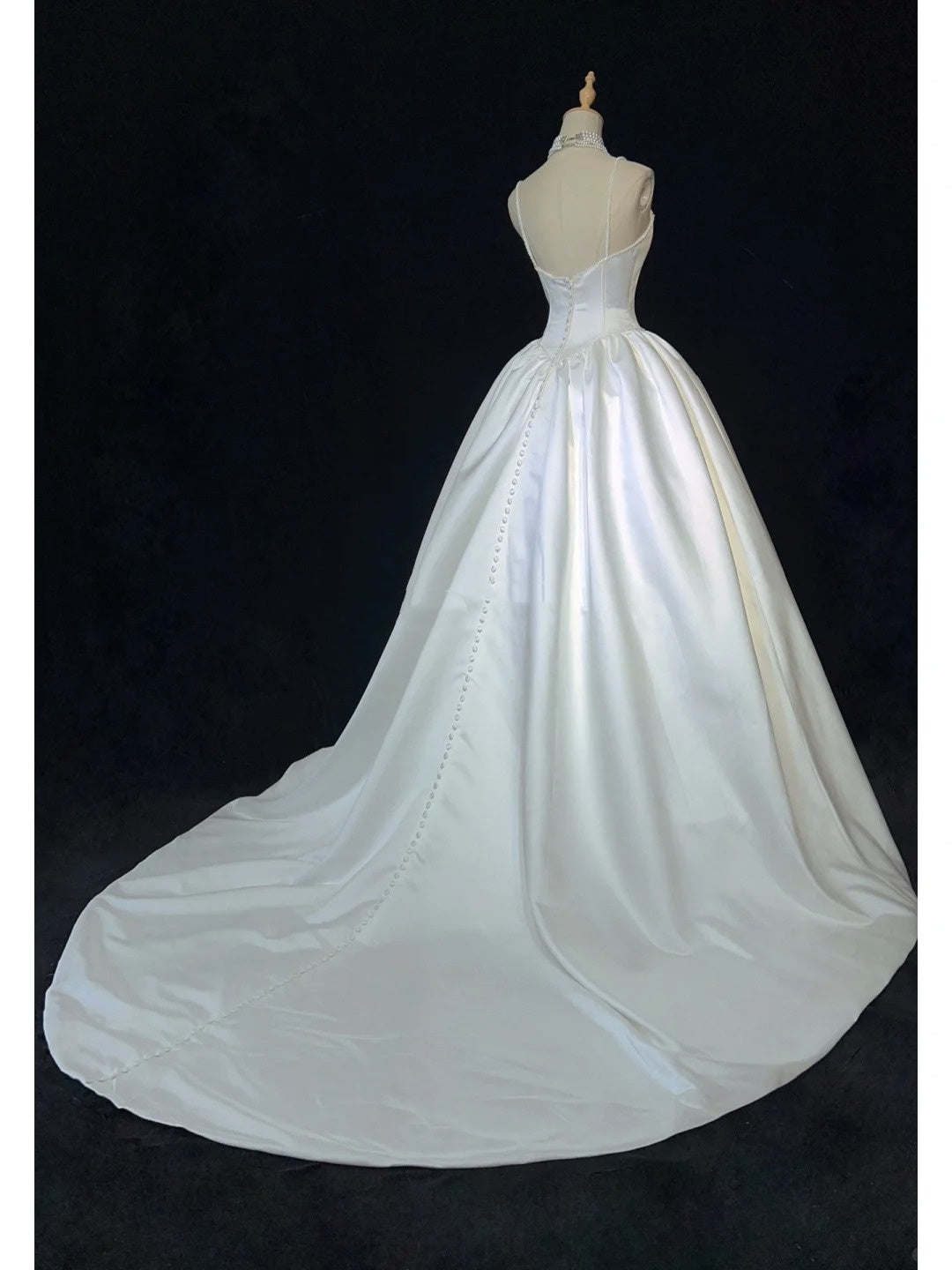 Robes de mariée uniques, robe de bal, bretelles spaghetti, blanche, avec perles à volants, longue robe de mariée N3629