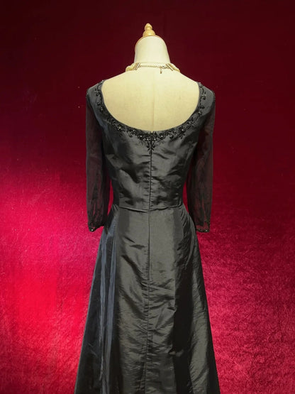 Bezaubernde Ballkleider A-Linie Black Tie Kleid mit bestickten, perlenbesetzten langen Ärmeln Formelle Abendgarderobe N3694