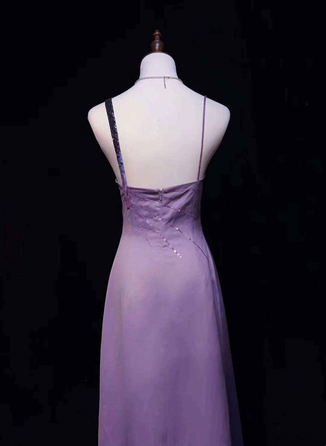 Vintage Abschlussballkleider A-Linie Lila Satin Ärmellos 70er Perlen Festliches Kleid N2568