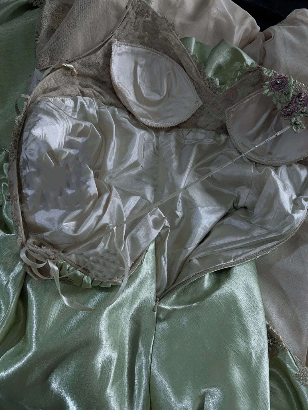 Elegante Ballkleider-Inspo Meerjungfrauen-Spaghettiträger Salbeigrüner Satin mit Spitzenperlen für Damen, formelles Kleid N3230