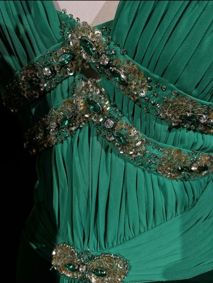 Vintage Abschlussballkleider Meerjungfrau V-Ausschnitt Grüne Chiffon mit Rüschen Rückenfreies langes Abendkleid N2512