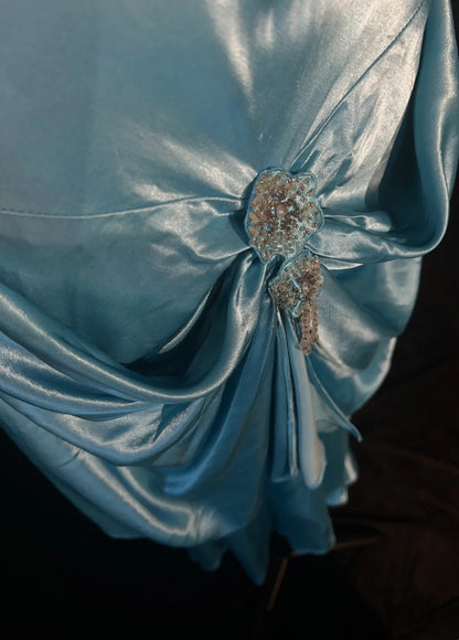 Robes de bal modestes Sirène Col Halter Satin Bleu Sans Manches Avec Volants Robe de soirée formelle N3828