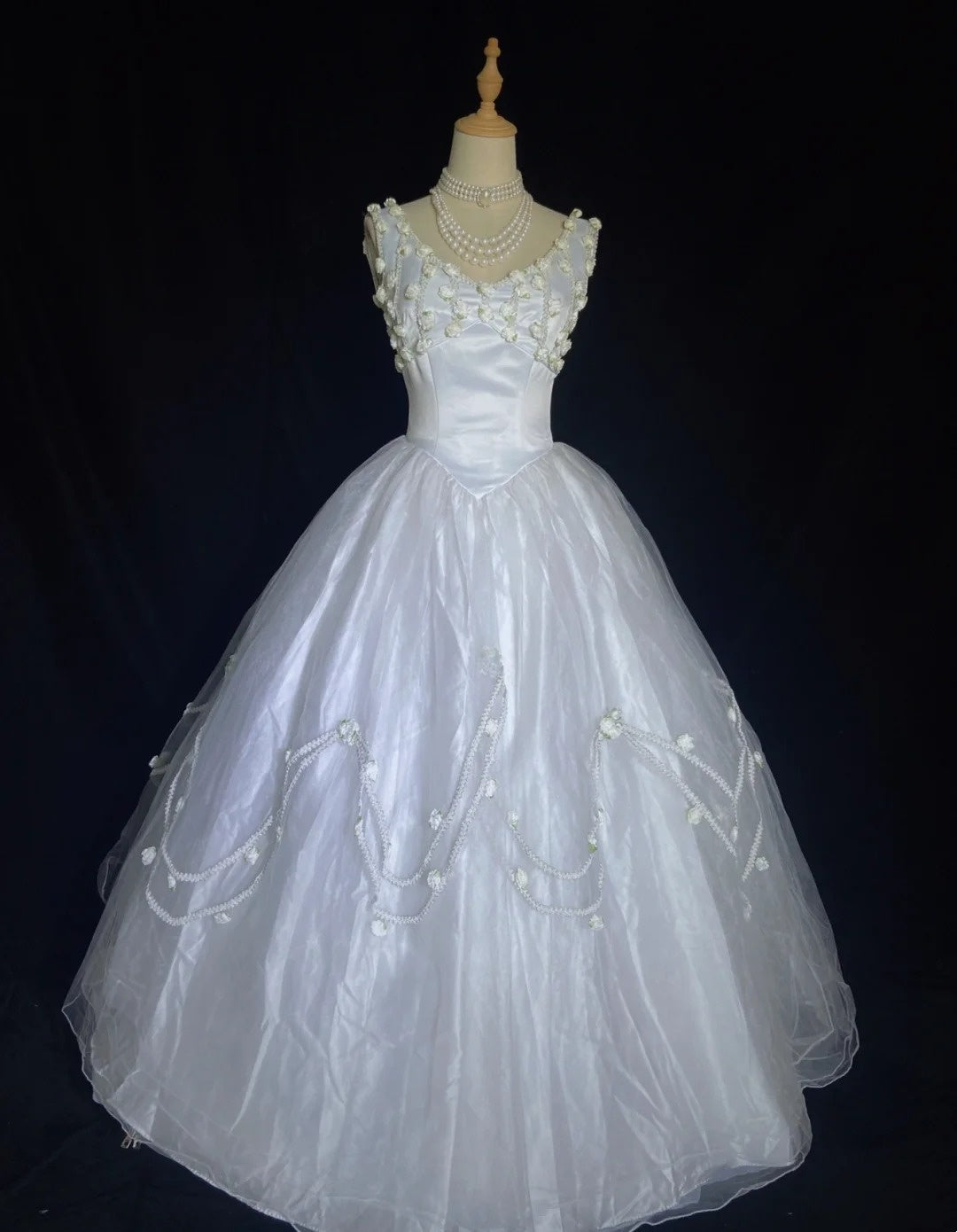 Robes de mariée intemporelles, robe de bal, col en V, tulle blanc avec fleurs, longue robe de mariée N3475