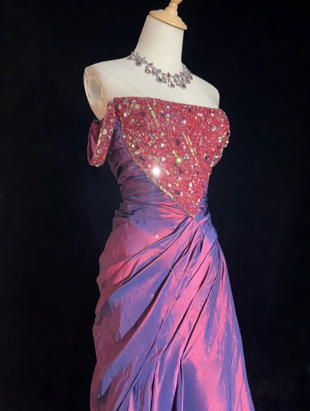 Robes de bal vintage des années 80 sirène col carré en taffetas bordeaux longueur ras du sol avec perles plissées tenues de soirée N3127
