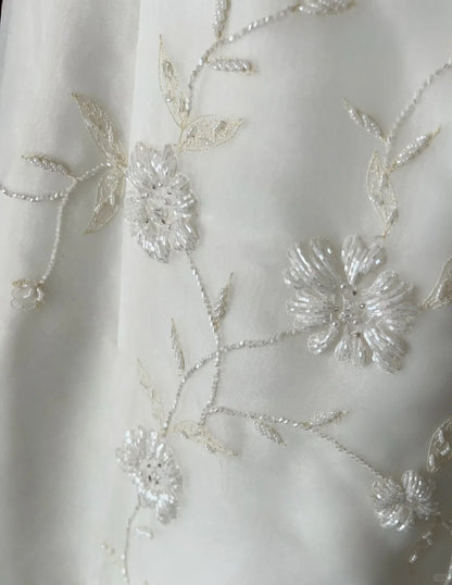 Robes de mariée uniques ligne A bustier blanc avec perles jardin d'été longue robe de mariée N3676