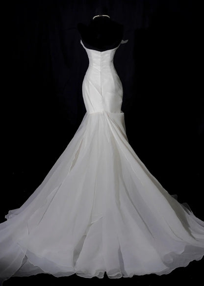 Robe de mariée sirène bustier ivoire sans manches, coupe ajustée AB2526