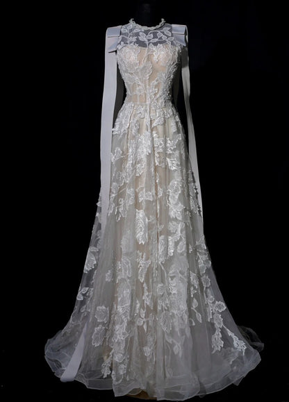 Luxuriöses Brautkleid im A-Linien-Schnitt mit Rundhalsausschnitt und Spitze, figurbetontes Brautkleid AB2520