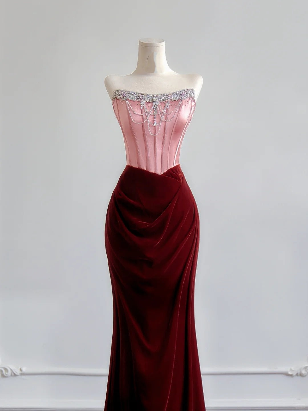 Romantisches Meerjungfrauen-Kleid, trägerlos, rosafarbenes Top aus Satin und burgunderrotem Samt, langes Ballkleid, beeindruckendes Outfit zum 18. Geburtstag, Partykleid N393