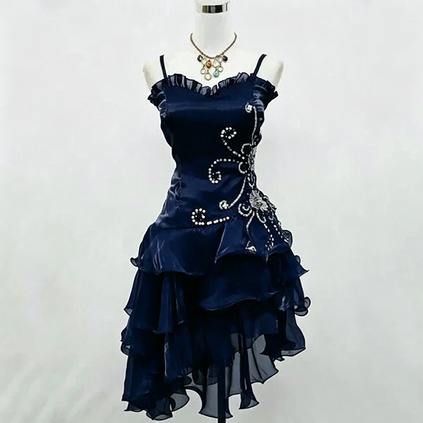 Robe de soirée/de bal mignonne en organza noir bordeaux avec bretelles fines et perles argentées pour le retour au bercail N3907