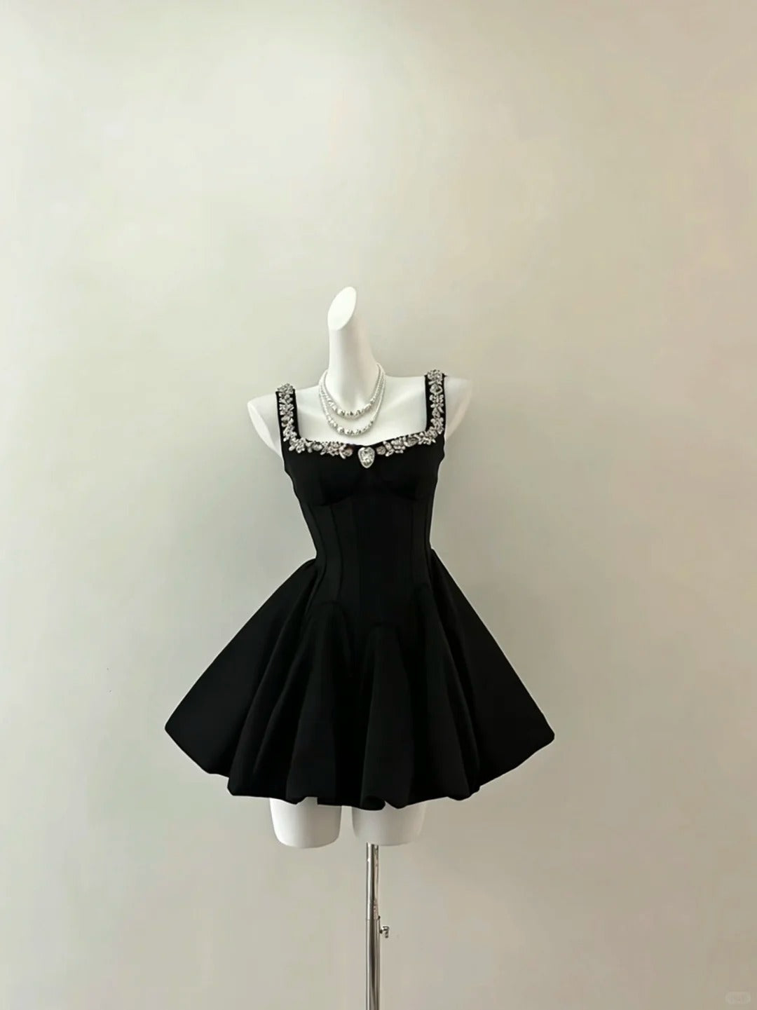 Cute Ball Gown Square Neck Little Black Dress Satin Mini Short Cocktail Homecoming Dresses Ideas Hoco Outfits RB4852