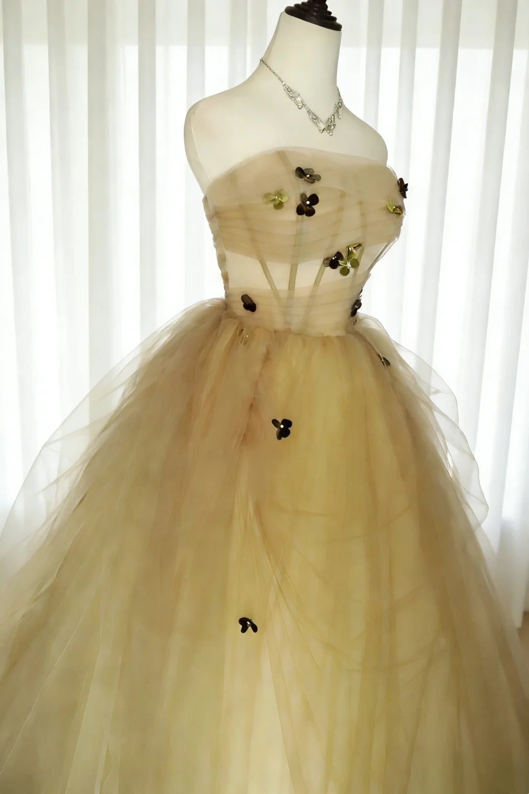 Robes de Bal Simples Robe de Bal bustier en Tulle Jaune avec Fleurs Longue Robe de Quinceañera N2963