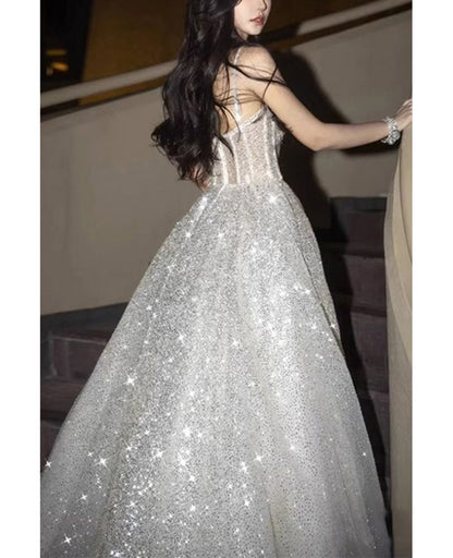 Langes, silbernes Ballkleid mit Strassbesatz und Trägern (AB963)