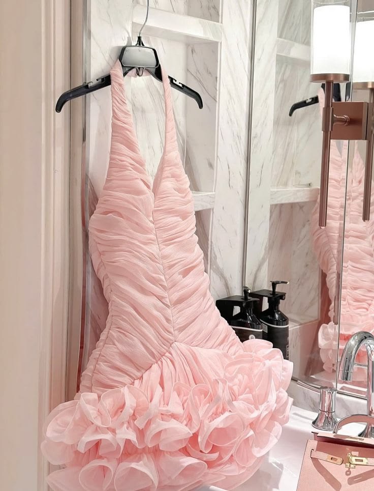 Süßes Ballkleid Neckholder Pink Kurz Nacht In Rio Inspo Hoco Kleider Ideen Abschlussballkleider RB4074