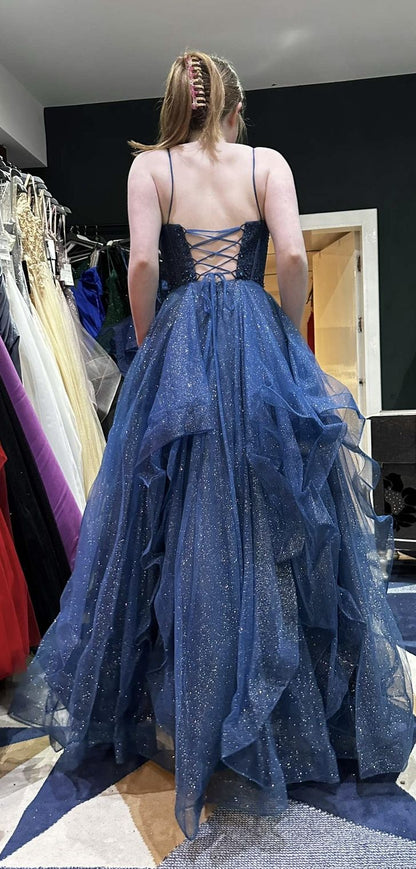 Robe de bal unique à fines bretelles et superpositions de tulle, longue robe de soirée d'inspiration formelle AB701