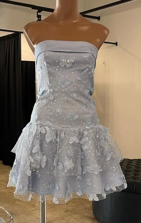 Mignon A-line Sans Bretelles Bleu Ciel Clair Dentelle Mini Inspiration Senior Robes de Soirée Courtes Formelles pour le Bal de Retour RB3040