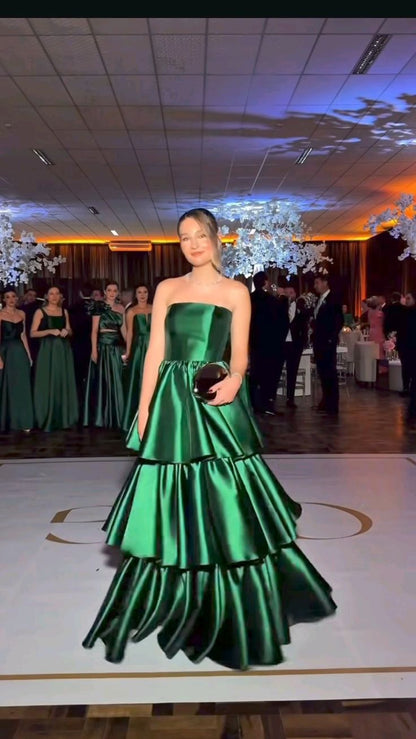 Sexy Ball Gown Strapless Emerald Green Ruffle Multi-Layer Long Prom Dress Satin Formal Party Prom Dresses AB381