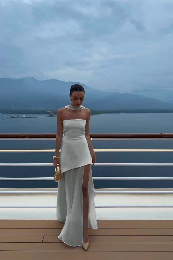 Robe de bal d'été fendue en satin et mousseline blanc sans bretelles, idéale pour les fêtes et les 18 ans (AB2396)