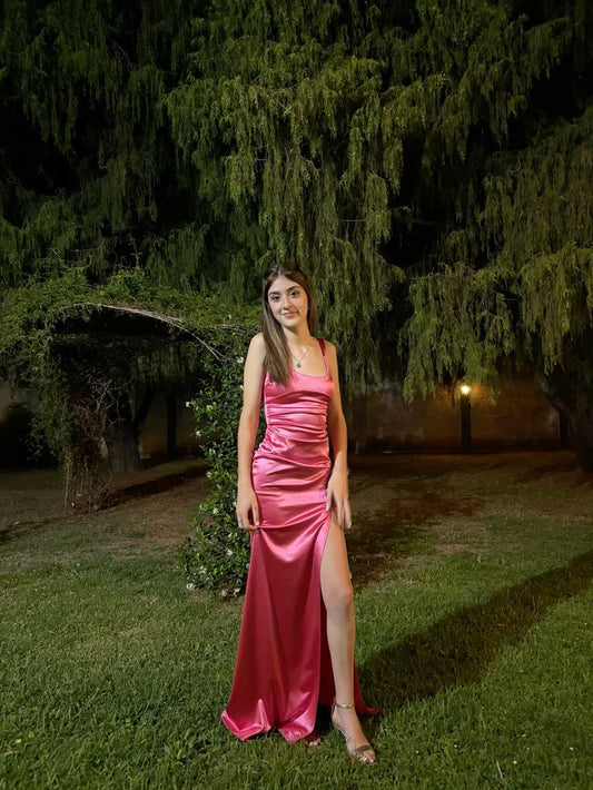 Robe de soirée sirène modeste en satin rose fuchsia, col carré, fente longue plissée, coupe ajustée, AB769