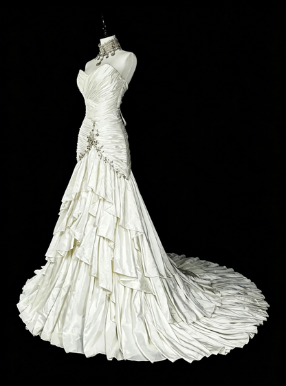 Unique Wedding Dresses Mermaid Sweetheart Satin Layers Tiered Sleeveless White Long Brides Dress N3513