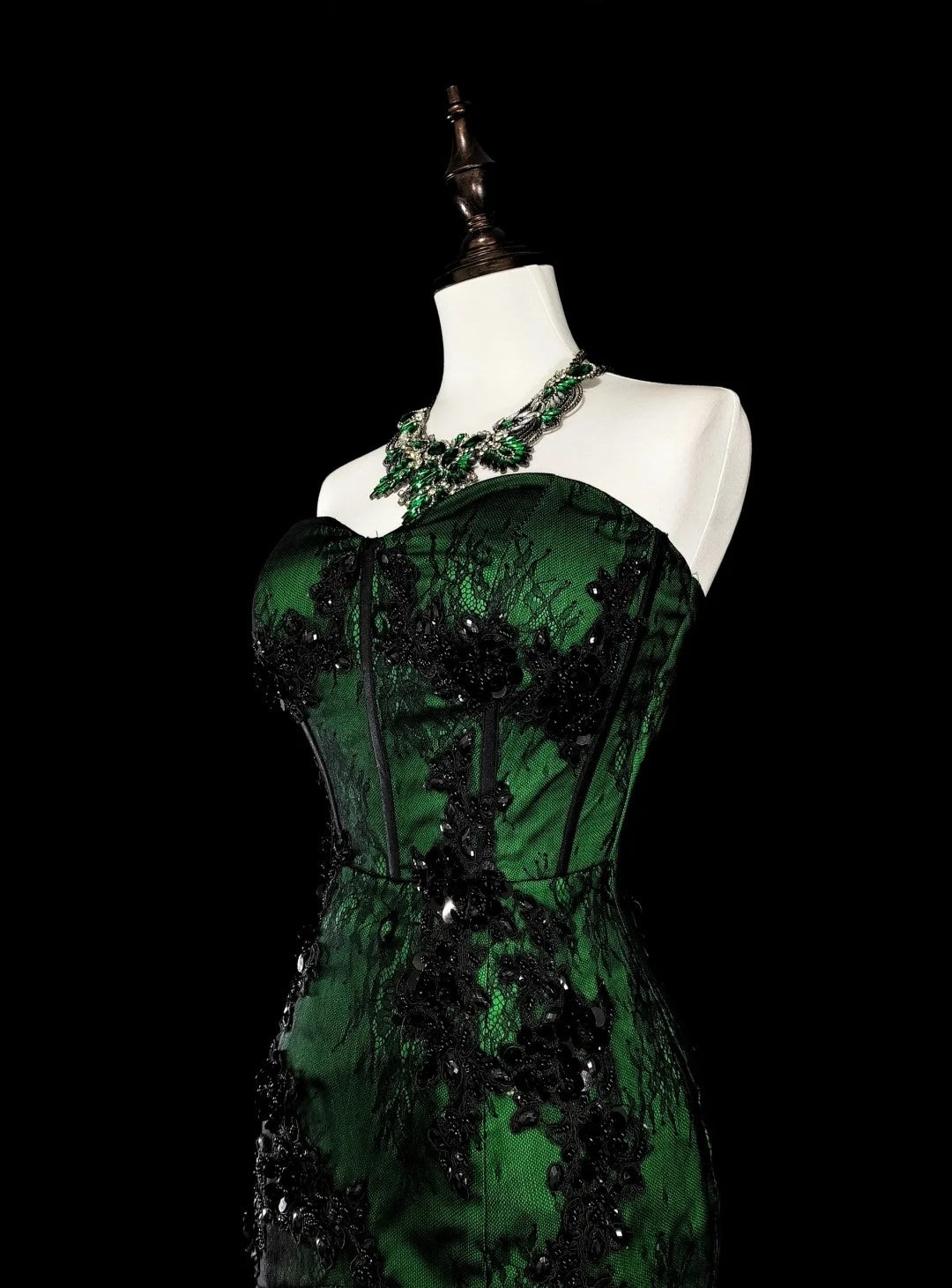 Robe de bal longue vintage années 1760, style sirène, bustier vert avec appliques noires N1606