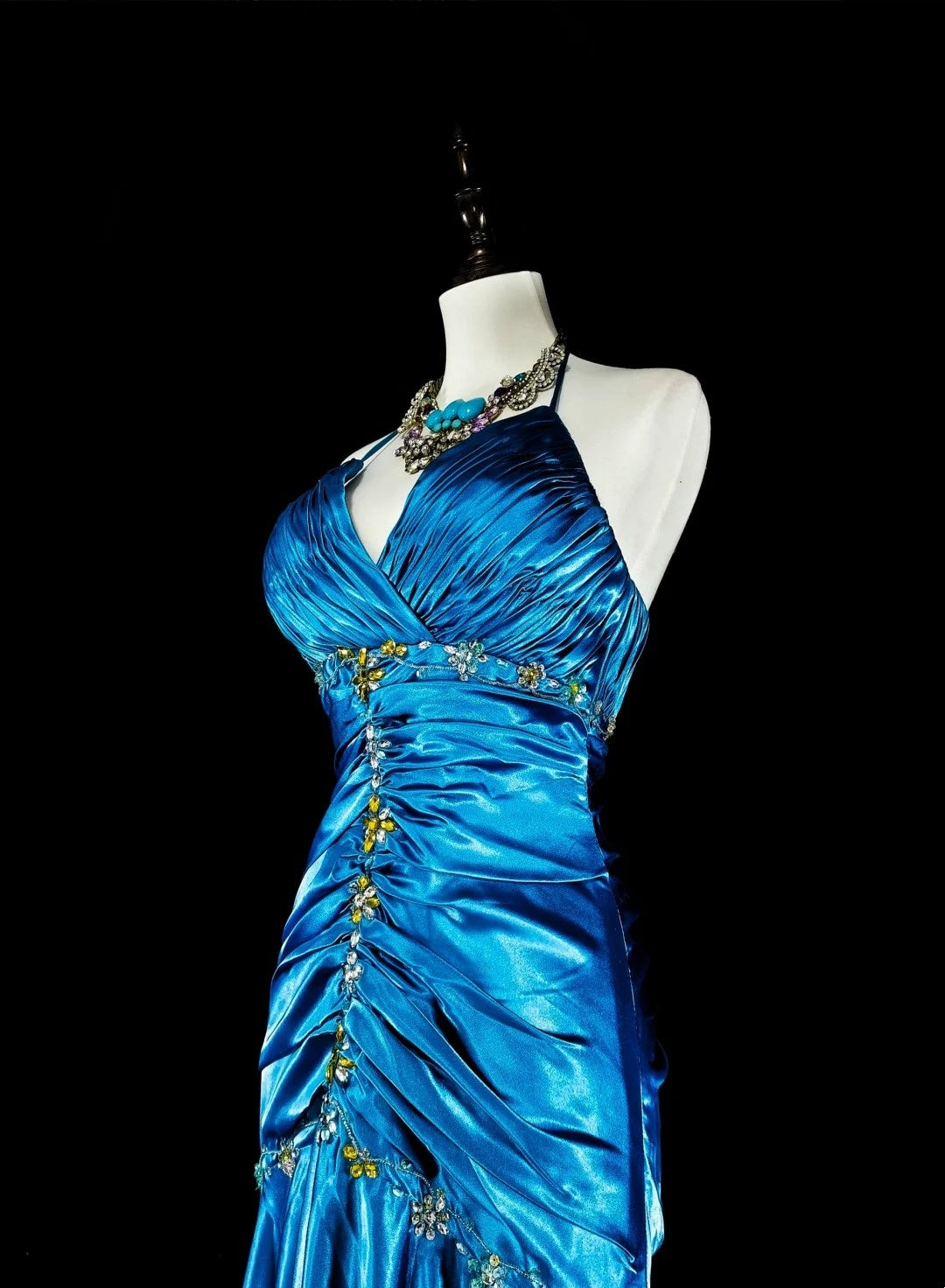 Robes de bal vintage Sirène Halter Satin Bleu Perlé Longue Robe de soirée N2378