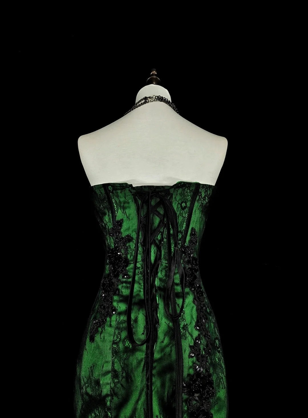 Robe de bal longue vintage années 1760, style sirène, bustier vert avec appliques noires N1606