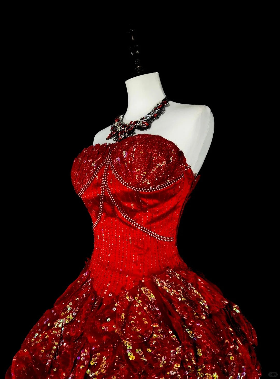 Mignonne robe de bal bustier bordeaux avec volants superposés longues robes de soirée robes de bal N2147