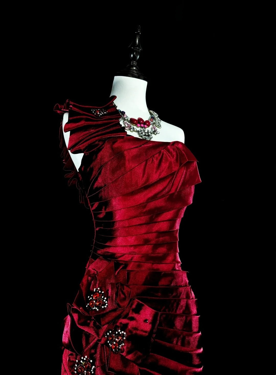 Vintage Meerjungfrauen-Abschlussballkleider One Shoulder Dunkelburgunder Satin mit Perlenstickerei 90er Jahre Langes Abendkleid N2710