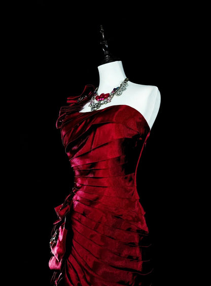 Vintage Meerjungfrauen-Abschlussballkleider One Shoulder Dunkelburgunder Satin mit Perlenstickerei 90er Jahre Langes Abendkleid N2710