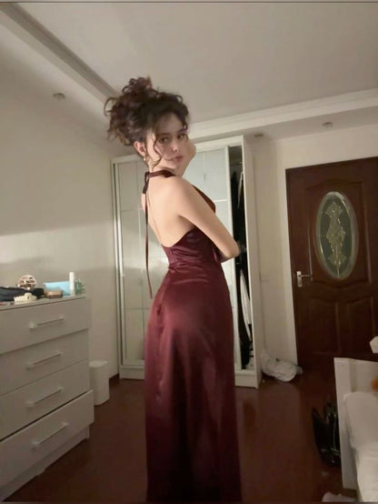 Robe de bal élégante en satin bordeaux à col halter, style tendance pour adolescentes, robe de soirée, robe de bal AB1139