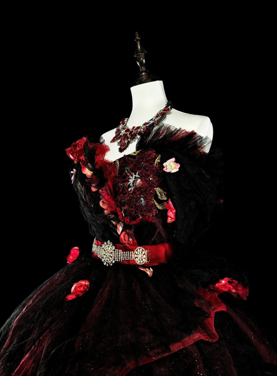 Modest Prom Dresses Ball Gown Strapless Burgundy Tulle With Appliqued Long Quince Dress N3066