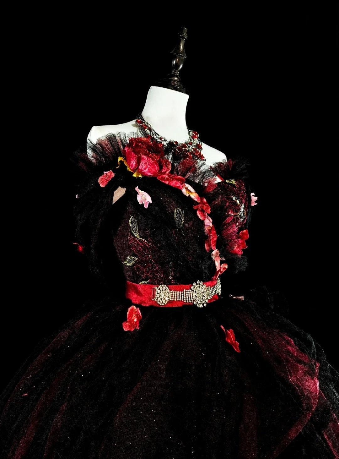 Modest Prom Dresses Ball Gown Strapless Burgundy Tulle With Appliqued Long Quince Dress N3066