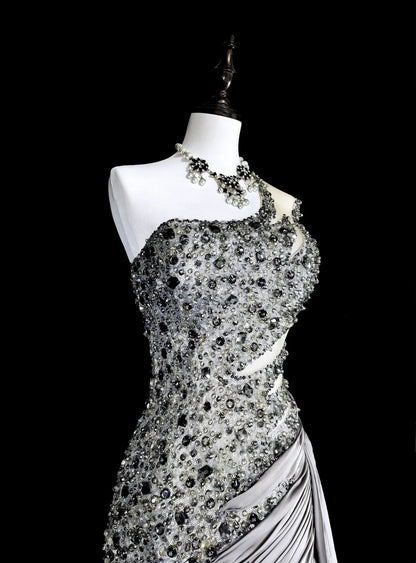 Robe de bal vintage sirène esthétique à une épaule en taffetas gris, inspiration classique avec cristaux et pierres précieuses N1999