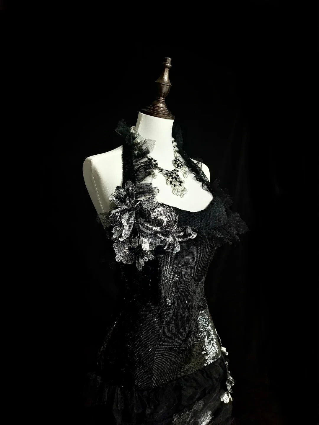 Retro Meerjungfrauen-Halterkleid aus schwarzem Tüll mit Spitze, ärmellos, 70er-Jahre-Stil, langes formelles Abendkleid, N1500
