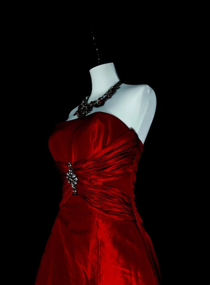 Robe de bal rétro bustier rouge en satin sans manches, style années 70, robe de soirée longue et élégante N1491