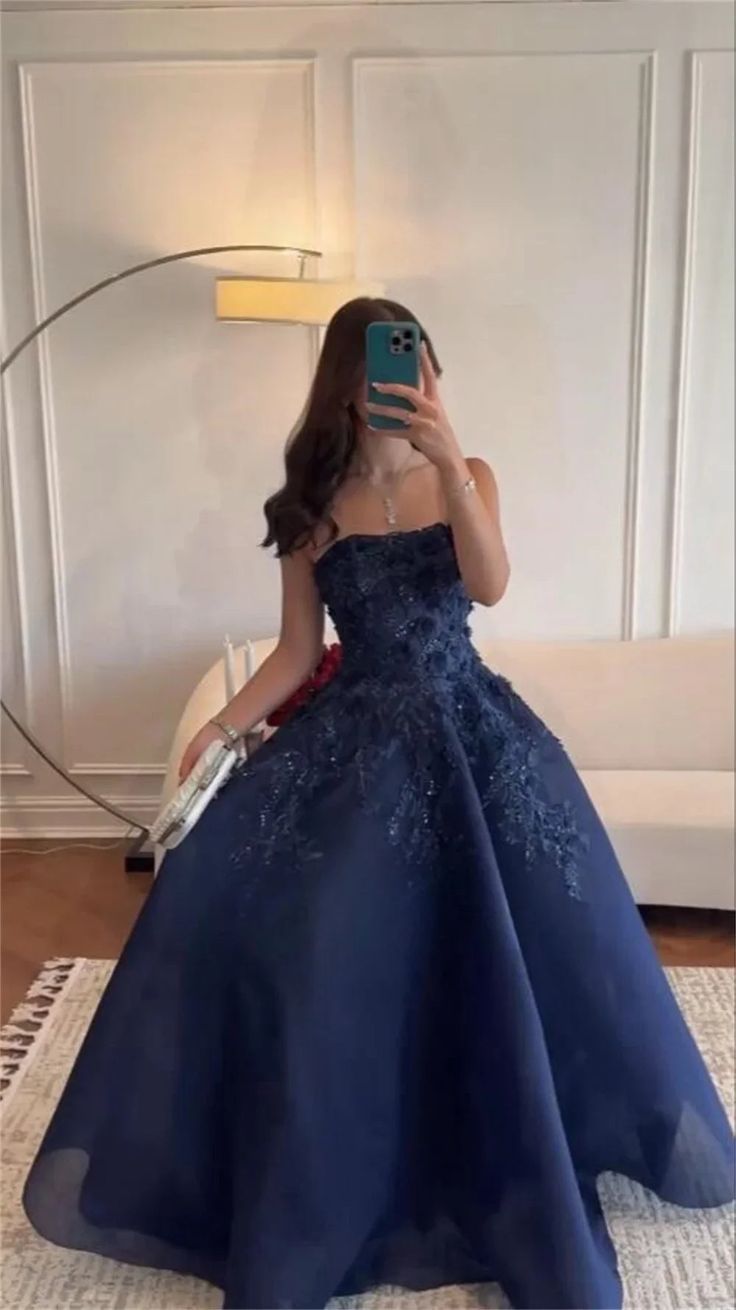 Robe de bal élégante bleu marine sans bretelles, ornée d'appliques, coupe trapèze, référence AB512