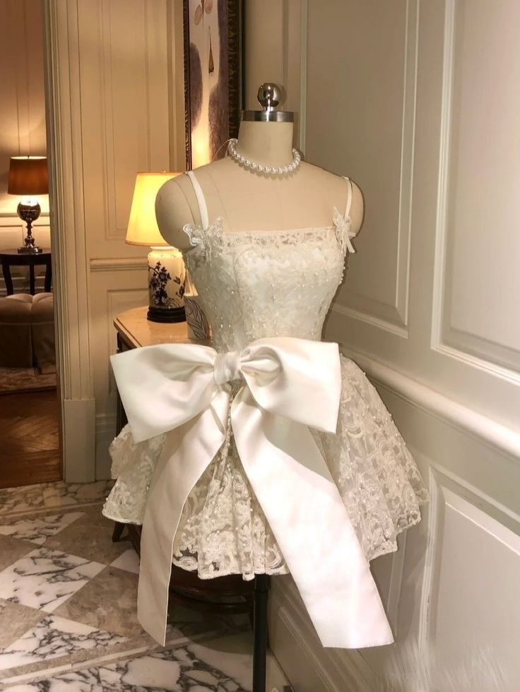 Idées de tenues chics pour adolescentes : Mini tenue d'inspiration pour le bal de promo, tenues d'anniversaire courtes blanches, robe de soirée RB3057
