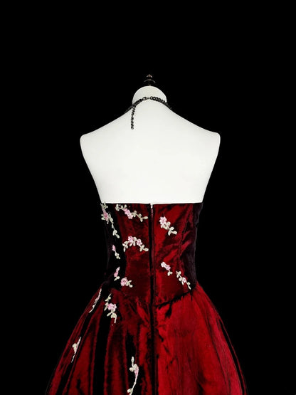 Vintage-Abendkleider im Stil der 1950er Jahre: Elegantes, trägerloses, burgunderrotes Ballkleid in Langform – Inspiration für die Abendgala (Modell N1996)