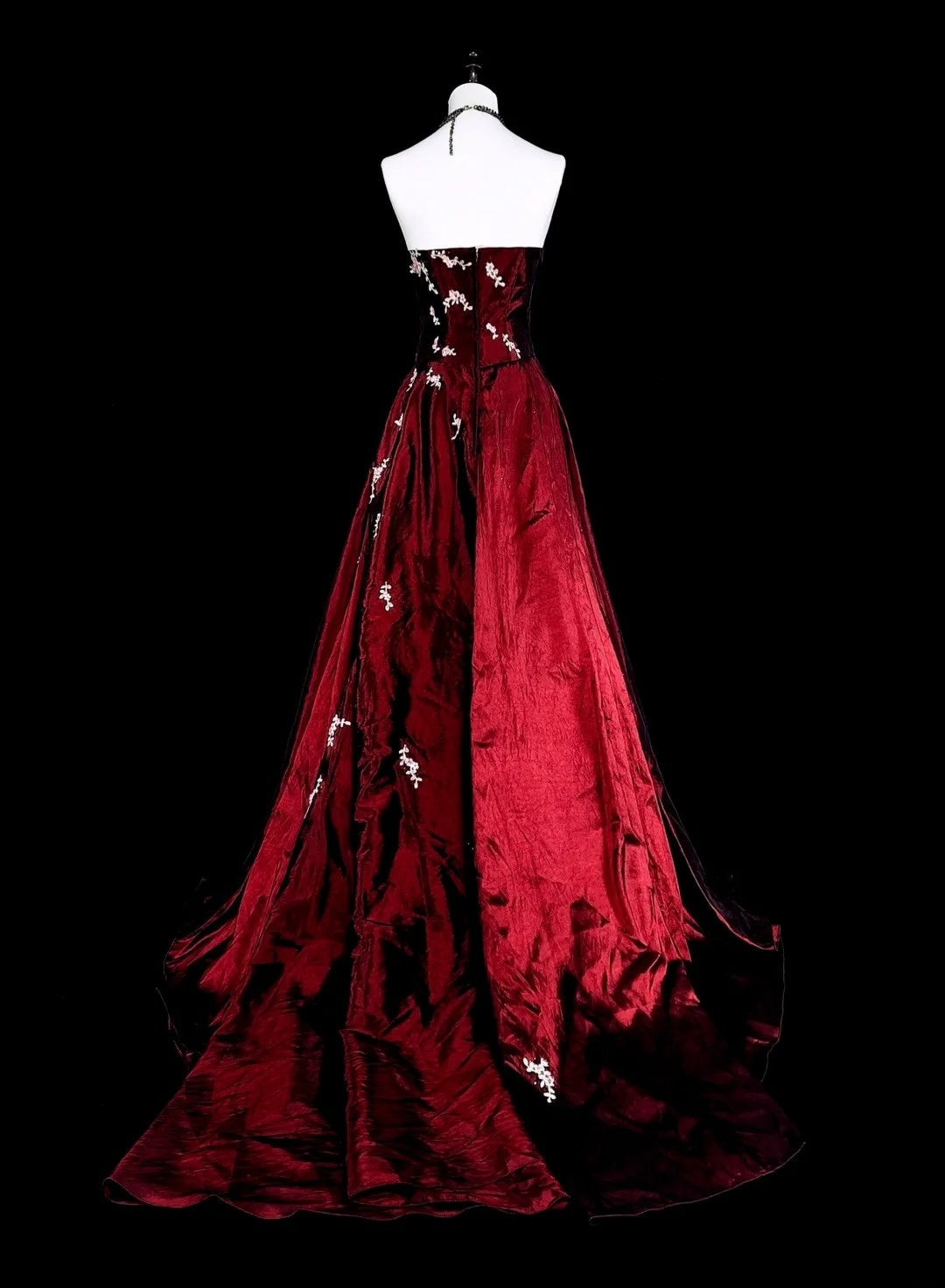 Vintage-Abendkleider im Stil der 1950er Jahre: Elegantes, trägerloses, burgunderrotes Ballkleid in Langform – Inspiration für die Abendgala (Modell N1996)