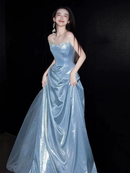 Glitzerndes, ärmelloses, hellblaues A-Linien-Kleid – Inspiration für lange Abendkleider und Geburtstagsoutfits AB2215