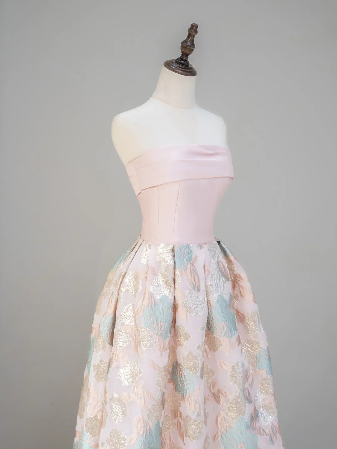 Robe de bal élégante sans bretelles en satin rose à fleurs, robe de soirée longue, tenue pour un 18e anniversaire, robe de remise de diplôme RB1037