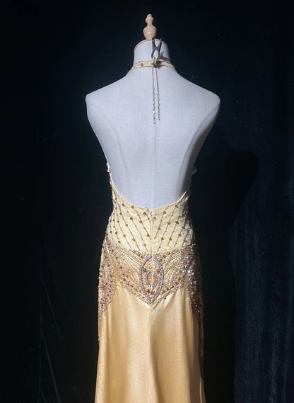 Bescheidene Abschlussballkleider für Oberstufen-Inspiration A-Linie Neckholder Gelb Semi-Formal Lange Abschlussballkleider für Teenager AB2153