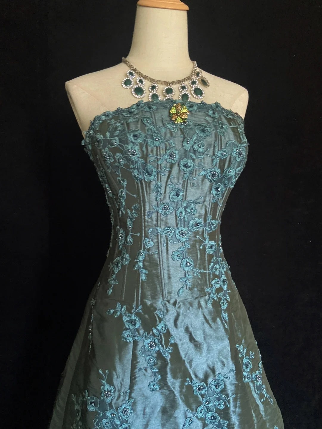 Robes de Bal de Princesse sans Bretelles Vert Broderie Robe de Soirée Longue N3289