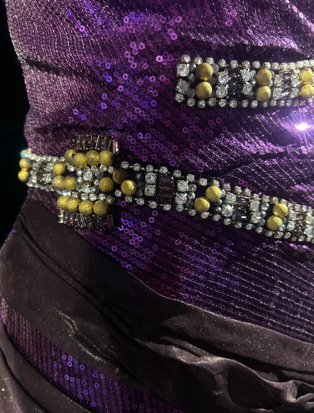 Vintage Abschlussballkleider 1960er Jahre Meerjungfrau Spaghettiträger Lila mit Perlenbesatz Langes Ballkleid N3117