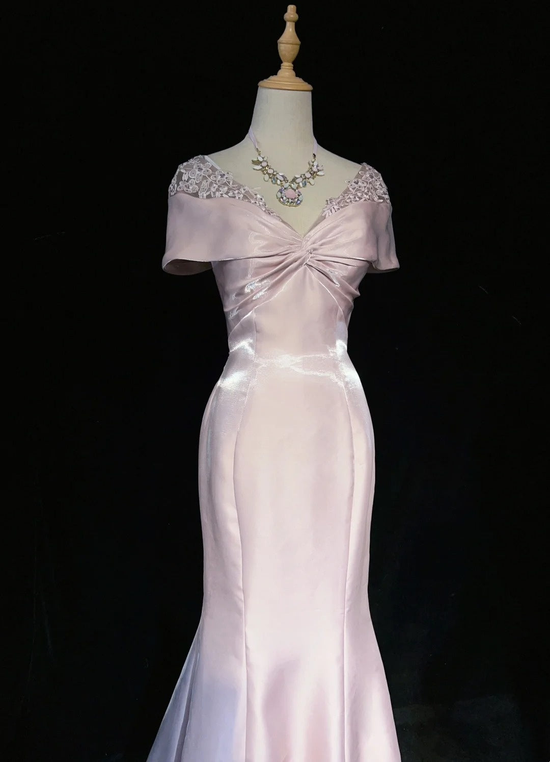 Vintage Abschlussballkleider Inspo Meerjungfrau schulterfrei rosa Satin 80er mit Spitze Abendkleider N3374