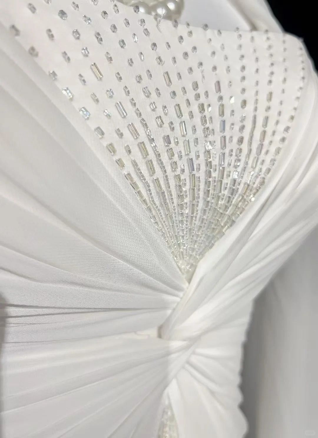 Schlichte Brautkleider A-Linie Spaghettiträger Chiffon Weiß Plissiert Sommer Strand Langes Hochzeitskleid N3831