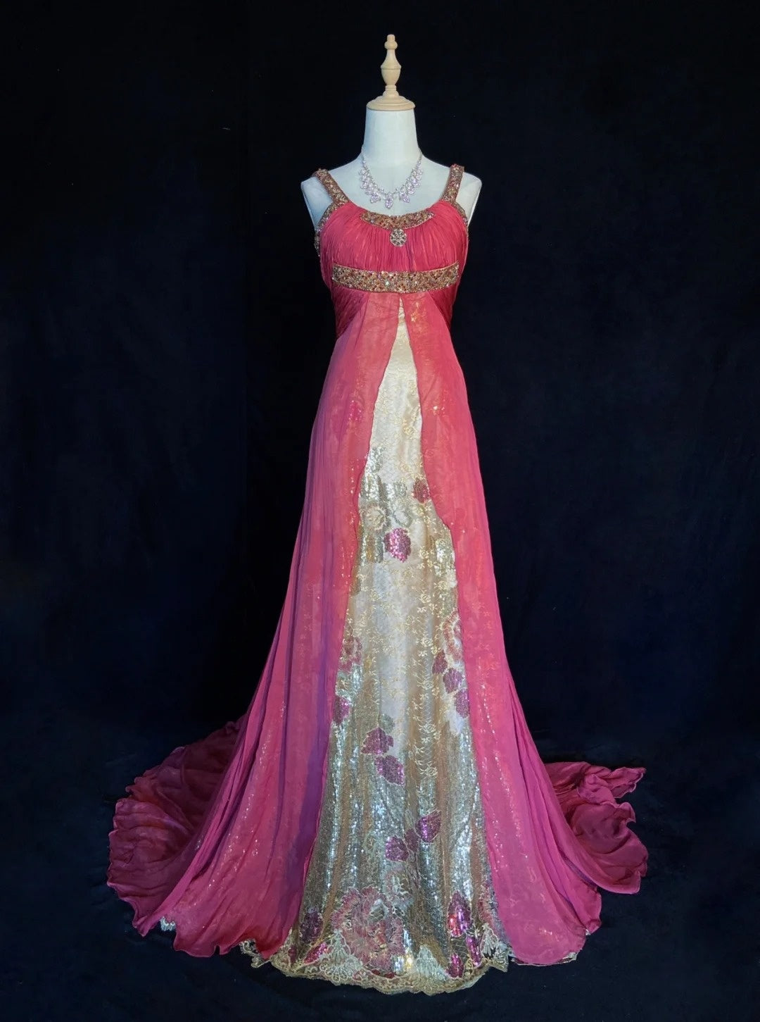 Vintage Prom Dresses A-Linie Neckholder Hot Pink Chiffon Mit Goldener Spitze Lange Formelle Abendgarderobe N3856