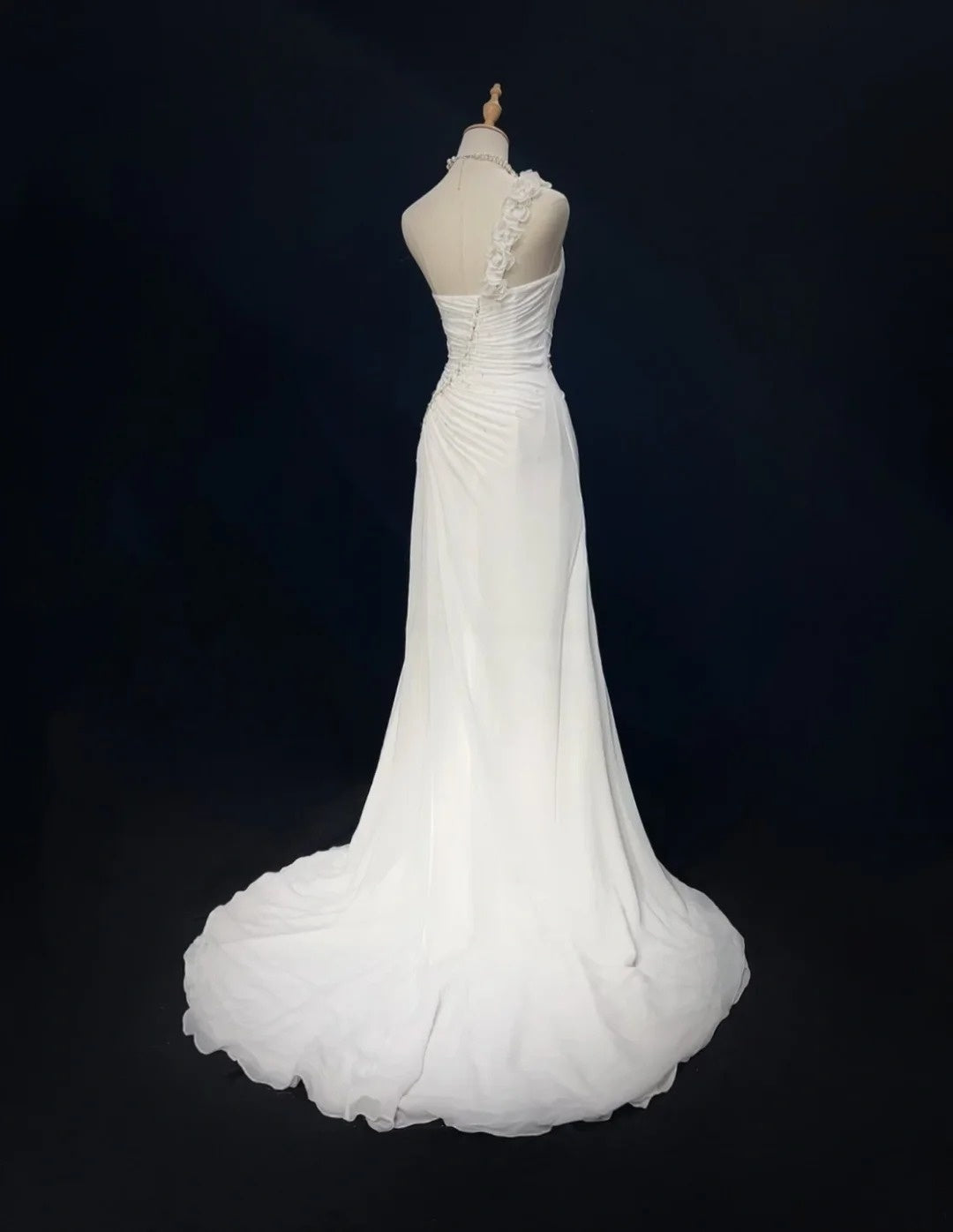 Robes de mariée uniques sirène asymétrique en mousseline blanche avec perles, robe de mariée longue pour jardin d'été N3679