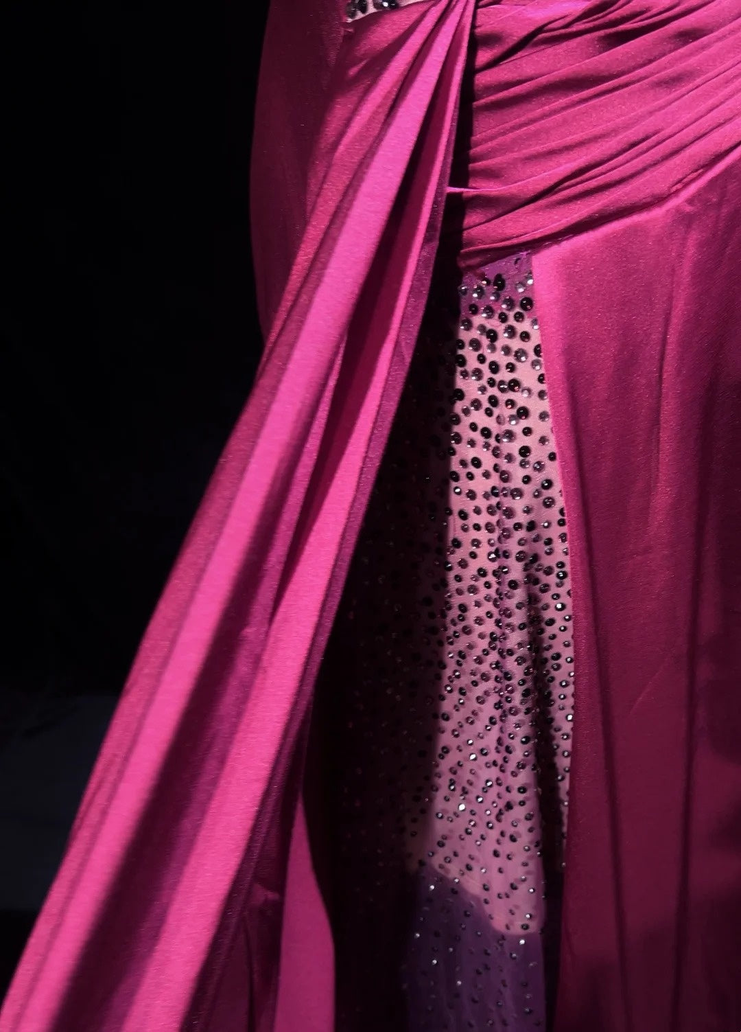 Vintage Ballkleider A-Linie Sweetheart Hot Pink Satin 70er Jahre Mit Perlen Langes Abendkleid N2530